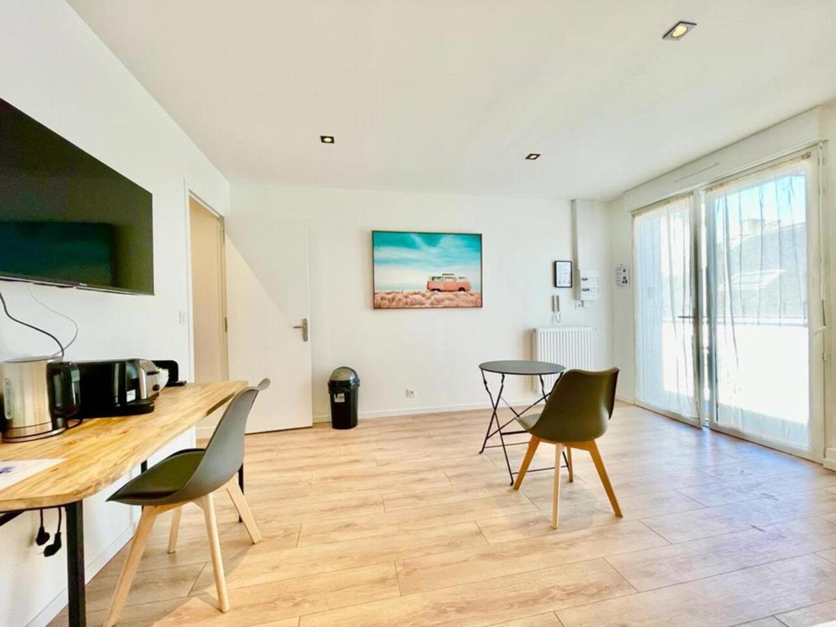 Residence Duguay - Centre Ville - Porte B - Appartements Tout Confort - Neuf - Nouveau Lorient Exterior photo